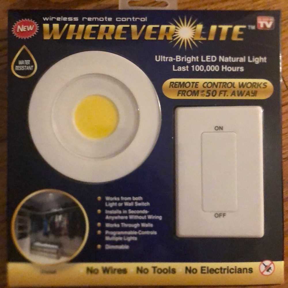 Portable battery light